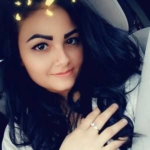 Meet your Posher, Alexandra